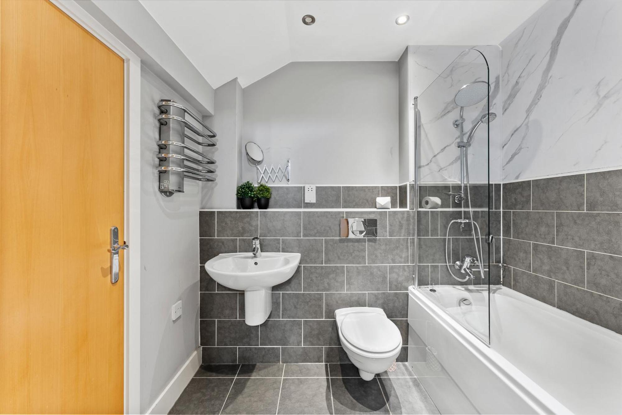 30 Percent Off! Lovely Yorkshire Duplex - Sleeps 6 - Netflix Dewsbury Exterior foto
